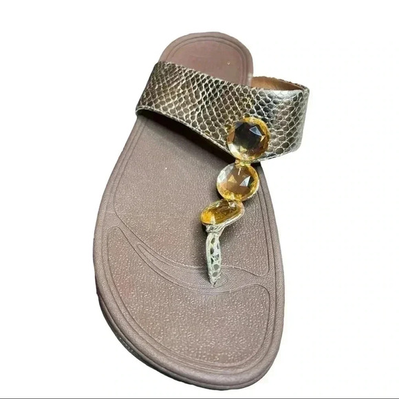 WOMEN’S FITFLOPS GOLD W/GOLD BEADED DETAILS•SIZE 10•PREOWNED GREAT CONDITION• - Picture 5 of 11